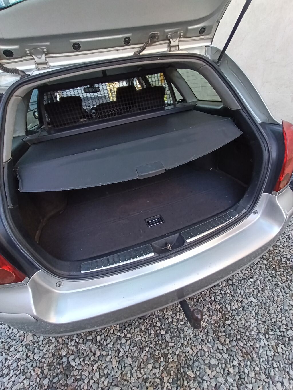 Toyota Avensis: 2004 г., 1.8 л, Механика, Бензин, Универсал: фото 4