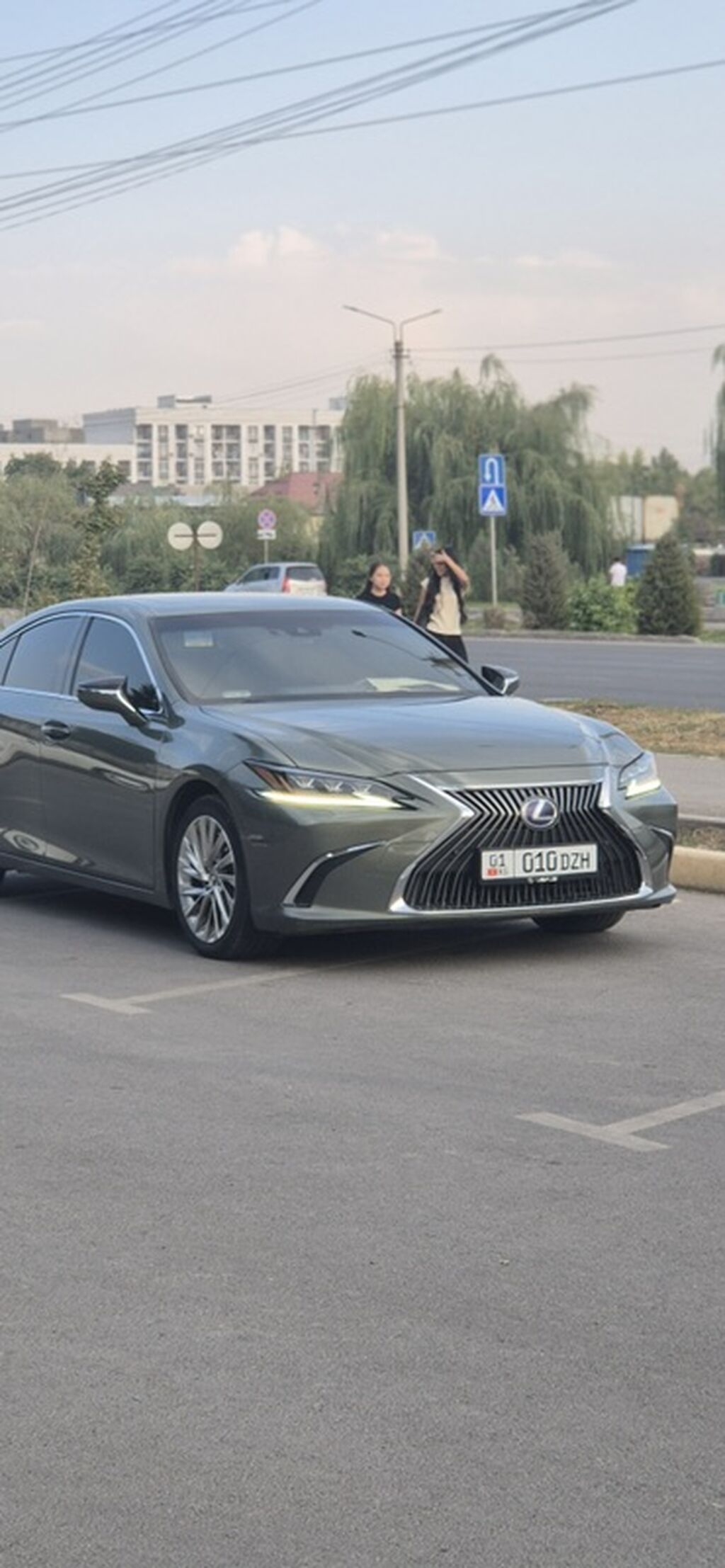 Lexus ES: 2020 г., 2.5 л, Автомат, Гибрид, Седан: фото 3