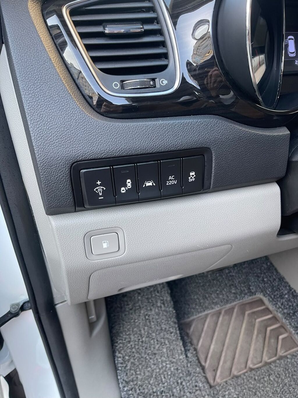 Kia Carnival: 2019 г., 2.2 л, Автомат, Дизель, Минивэн: фото 6