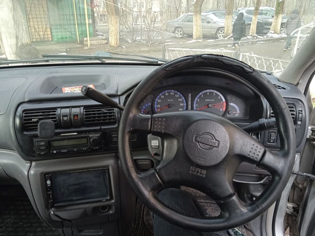 Nissan Liberty: 1998 г., 2 л, Автомат, Бензин, Минивэн: фото 3