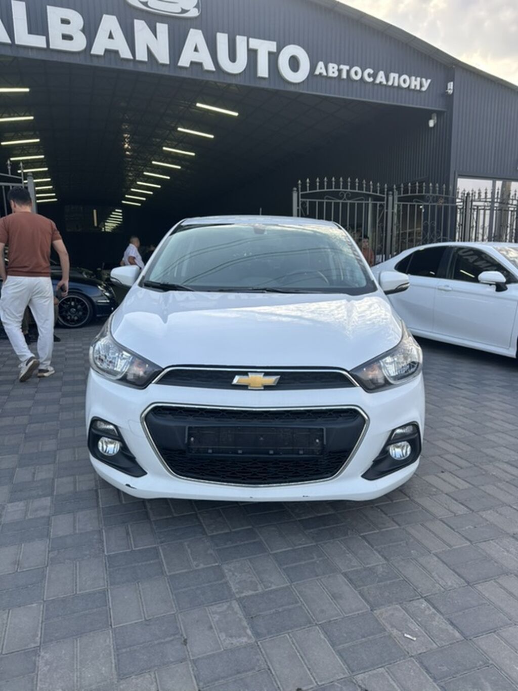 Chevrolet Spark: 2017 г., 1 л, Автомат, Бензин, Хэтчбэк: фото 5
