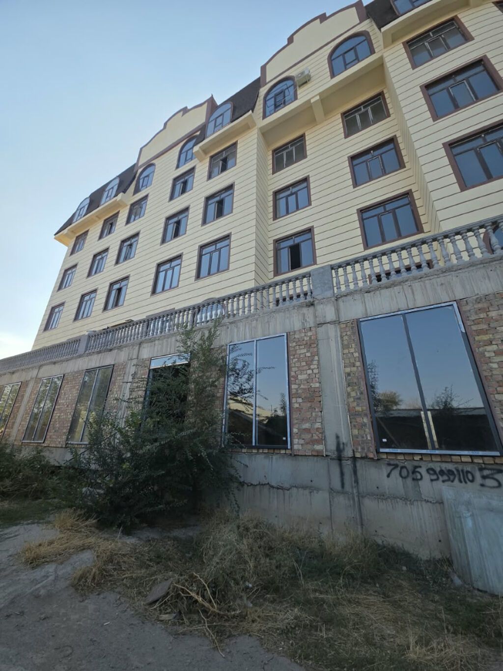 ПРОДАЁТСЯ 3-КОМНАТНАЯ КВАРТИРА Район Дордой рынка Адрес: фото 2