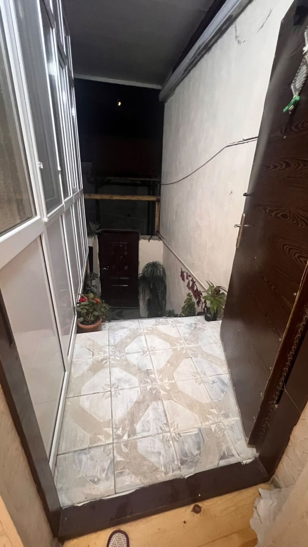 Xirdalanda 5 nom mektebin yaxinliginda kursulu altı qaracli 4 otagli