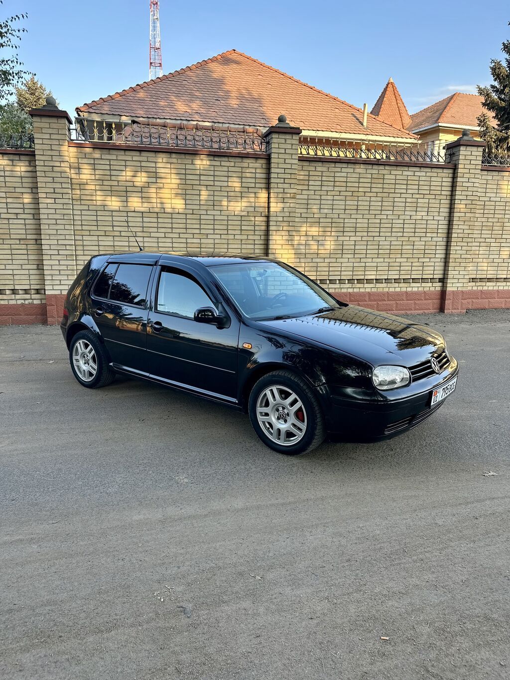 Volkswagen Golf: 2000 г., 2 л, Механика, Бензин, Хэтчбэк: фото 2