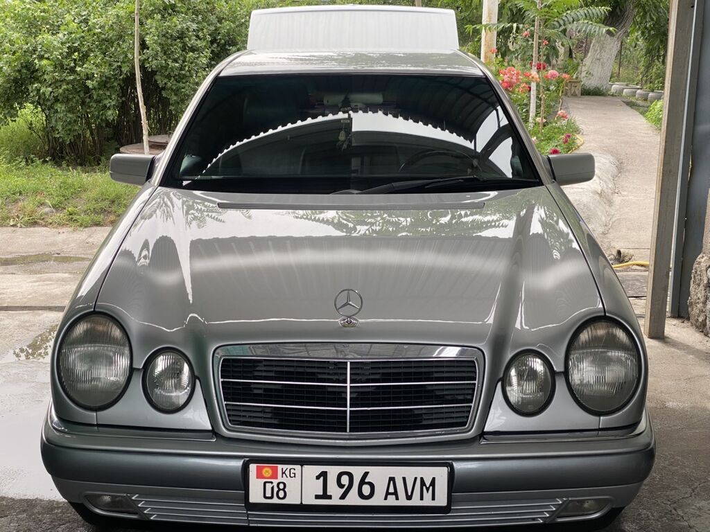 Mercedes-Benz E-Class: 1995 г., 3.2 л, Автомат, Бензин, Седан: фото 1