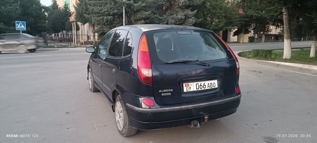 Nissan Almera Tino: 2004 г., 1.8 л, Механика, Бензин, Хэтчбэк: фото 3