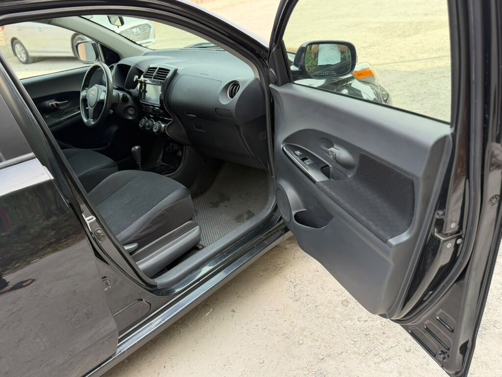 Toyota Ist: 2008 г., 1.8 л, Автомат, Бензин, Хэтчбэк: фото 7