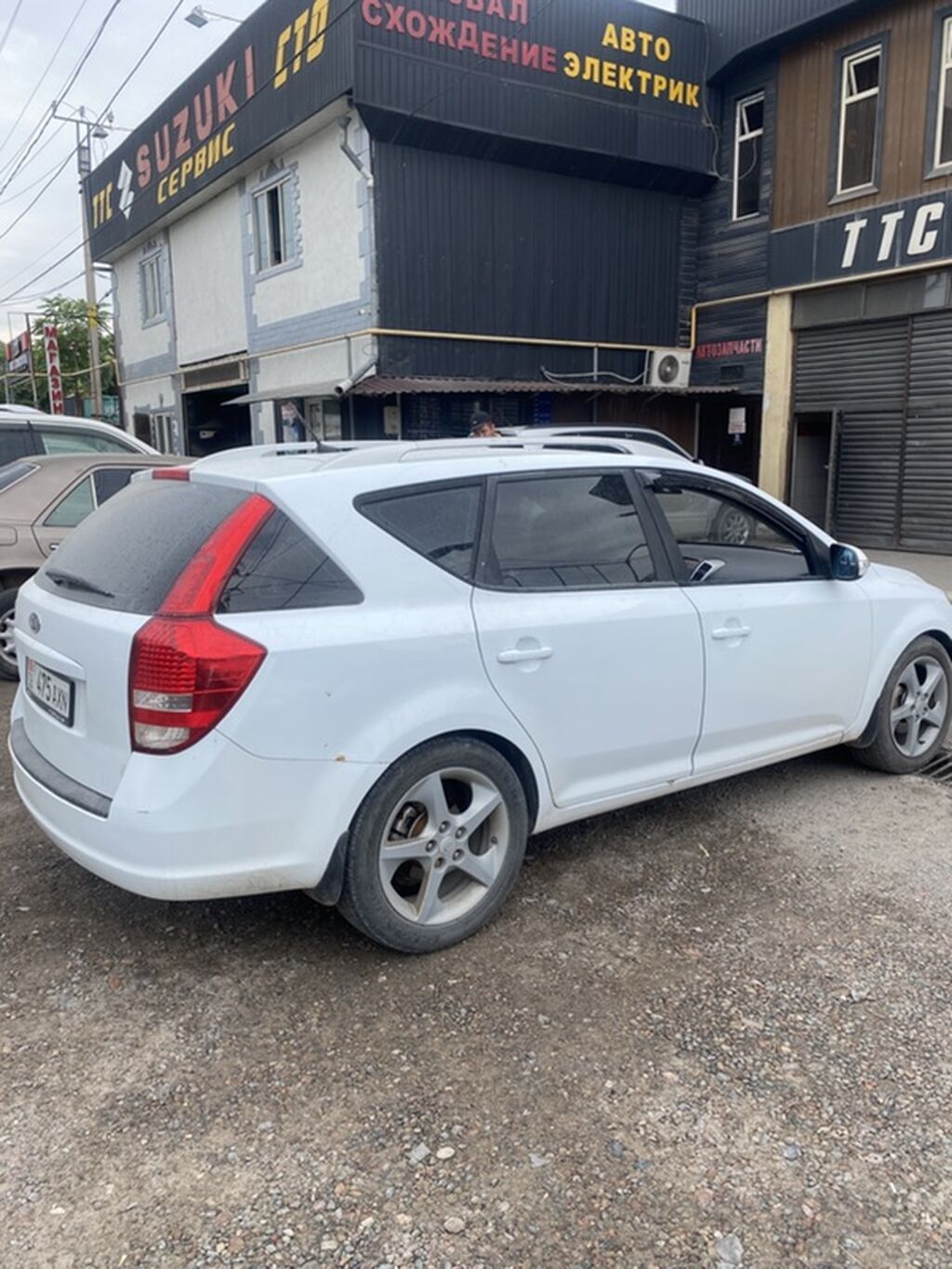 Kia Ceed: 2010 г., 1.6 л, Автомат, Бензин, Универсал: фото 2