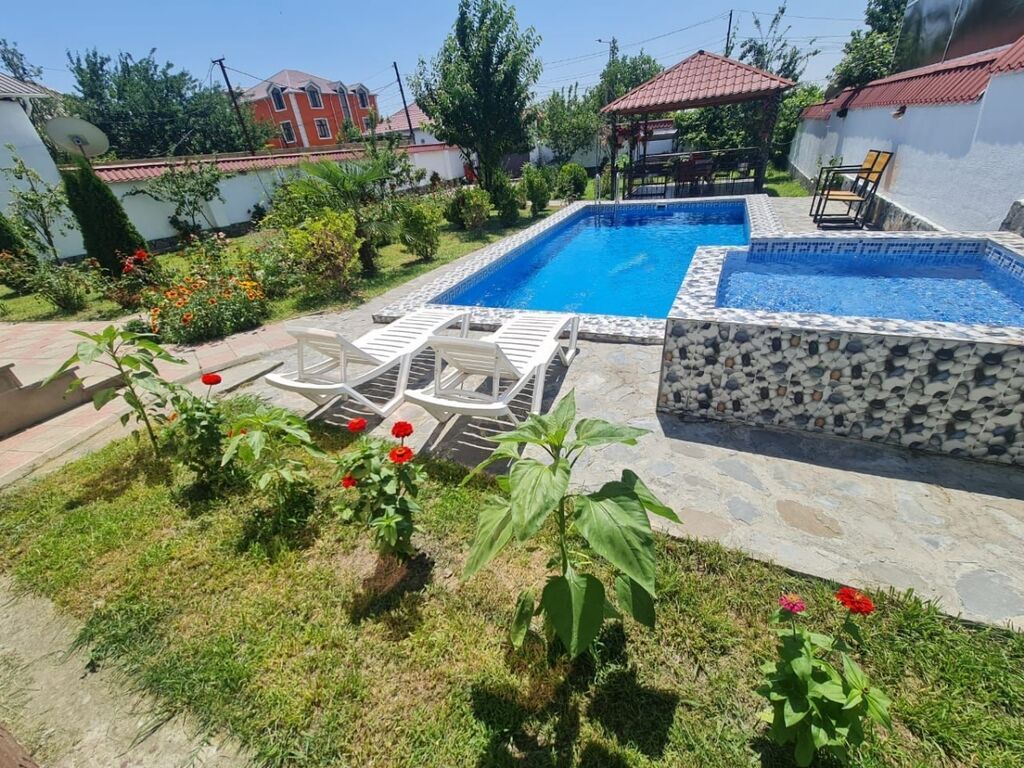 220 kv. m, 4 otaqlı, Qaz, Kanalizasiya, Su