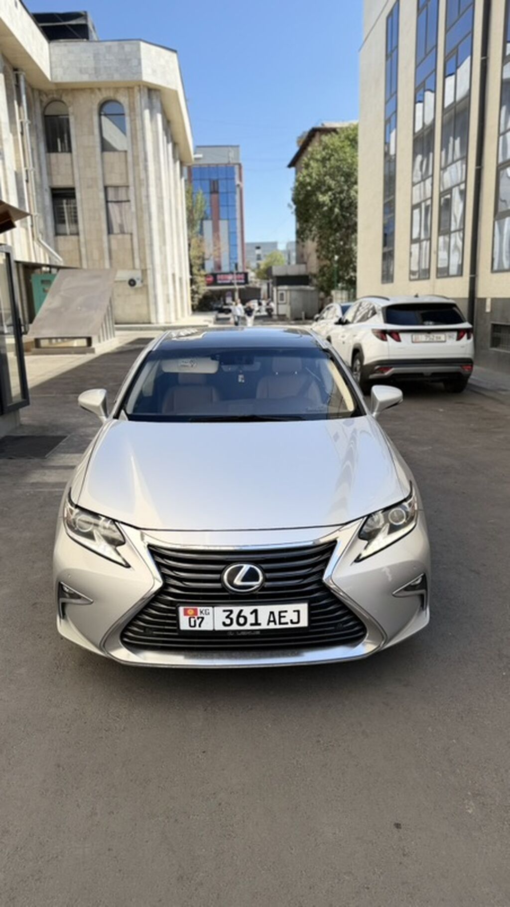Lexus ES: 2016 г., 2.5 л, Вариатор, Гибрид, Седан: фото 2