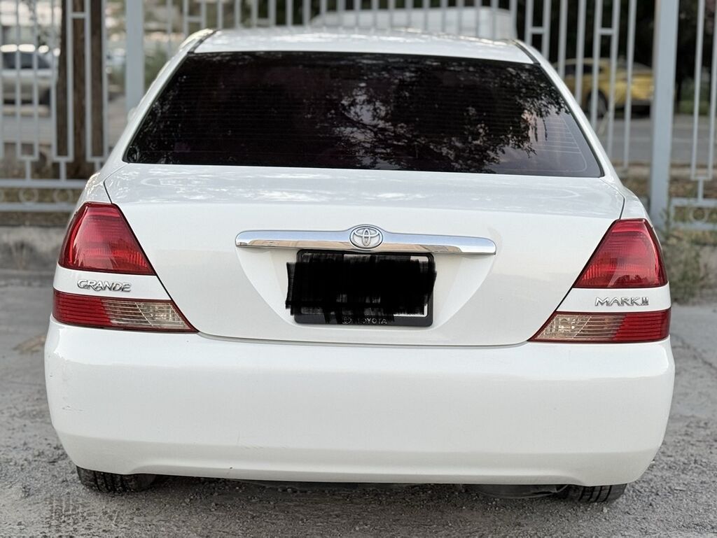 Toyota Mark II: 2002 г., 2 л, Автомат, Бензин, Седан: фото 3