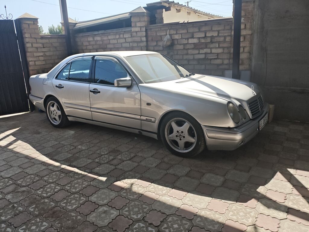 Mercedes-Benz E-Class: 1998 г., 4.3 л, Автомат, Бензин, Седан: фото 3