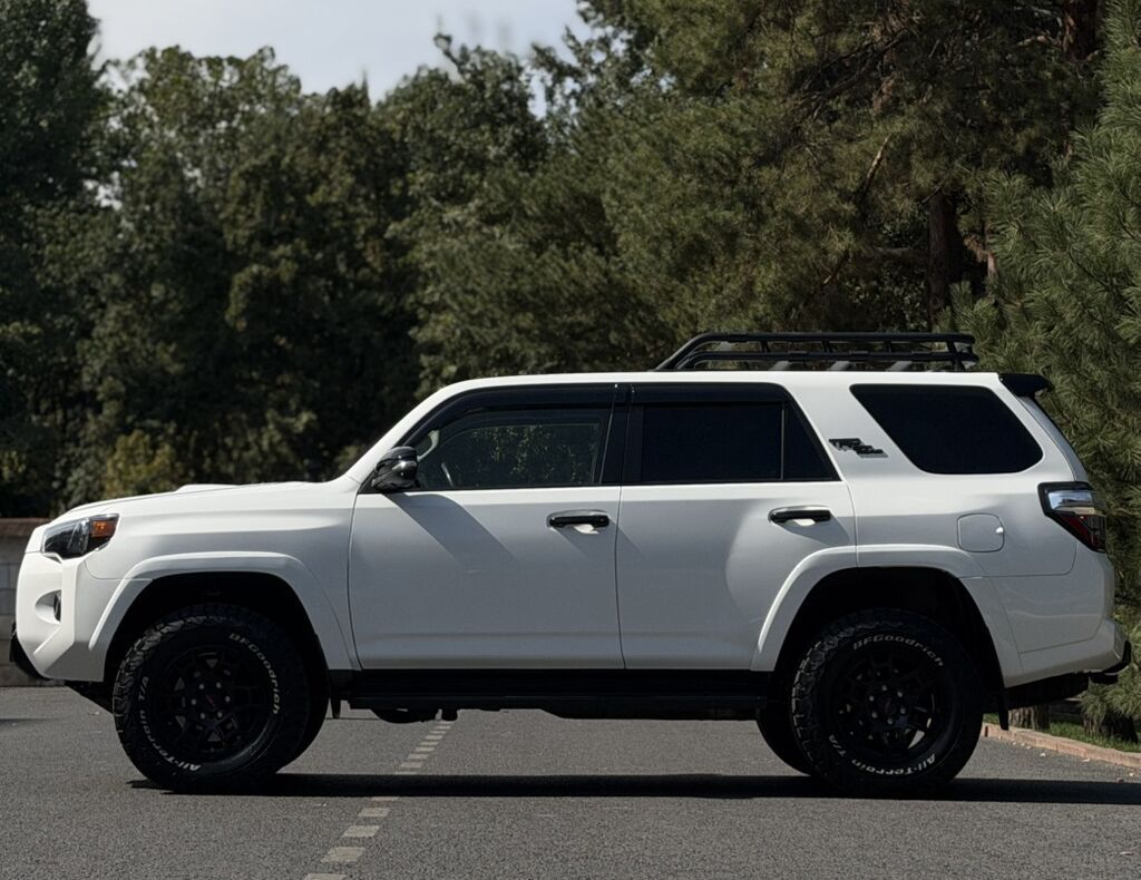 Toyota 4Runner: 2021 г., 4 л, Автомат, Бензин, Внедорожник: фото 7