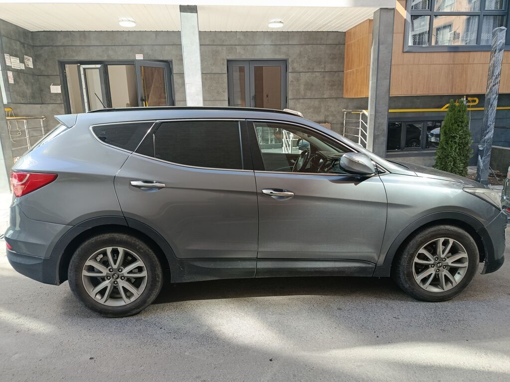 Hyundai Santa Fe: 2012 г., 2 л, Автомат, Дизель, Кроссовер: фото 3