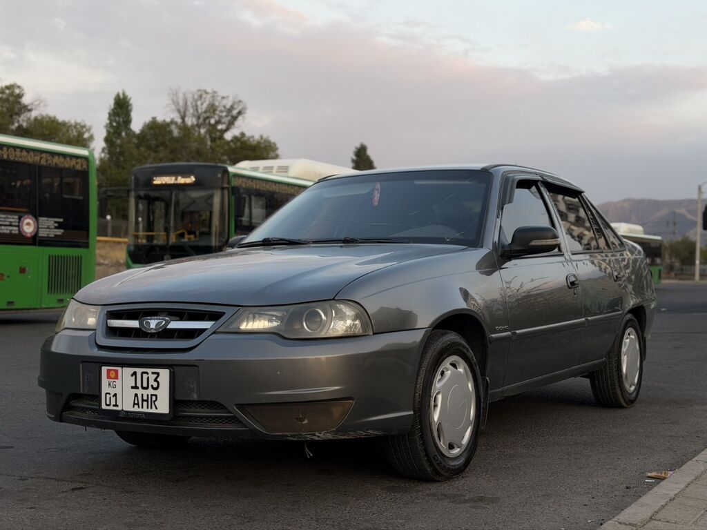 Daewoo Nexia: 2012 г., Механика, Бензин, Седан: фото 2