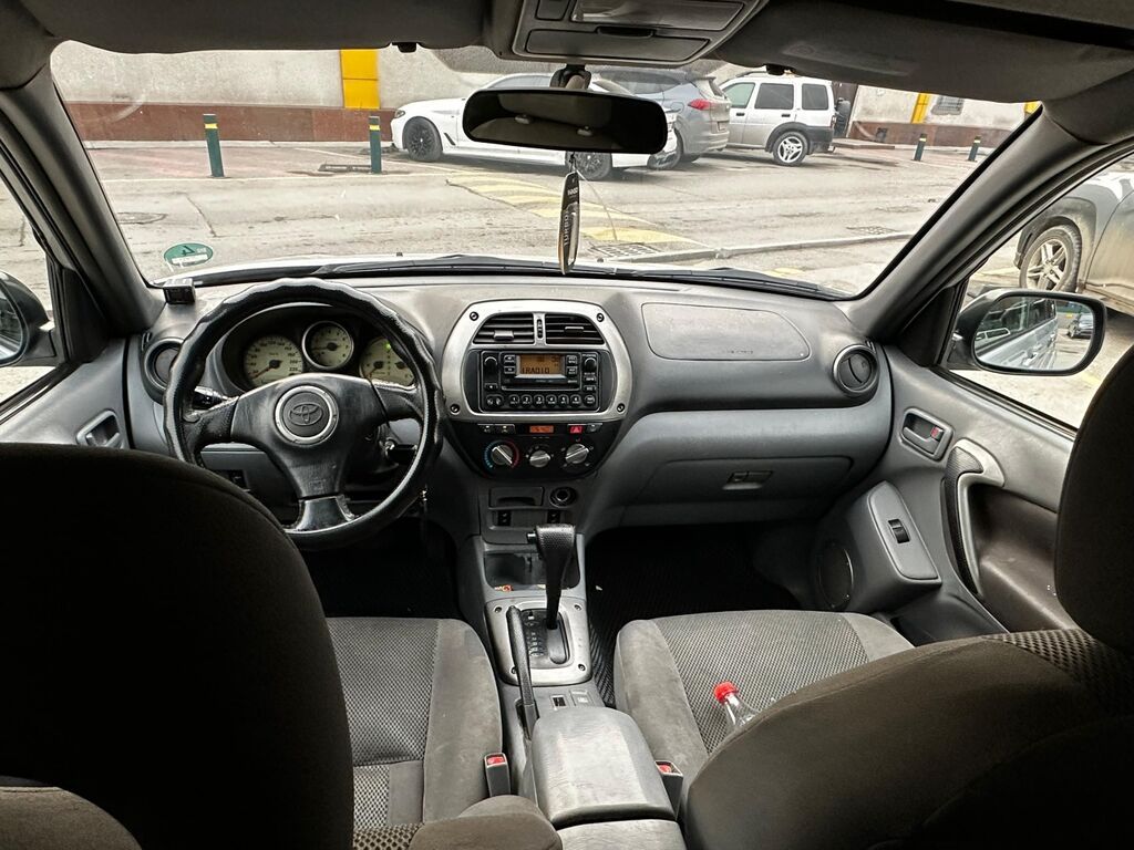 Toyota RAV4: 2002 г., 2 л, Автомат, Бензин, Кроссовер: фото 5