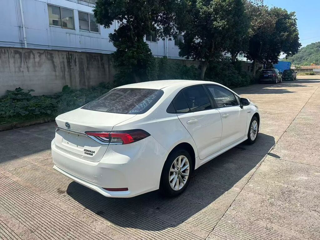 Toyota Corolla: 2020 г., 1.8 л, Вариатор, Гибрид, Седан: фото 7