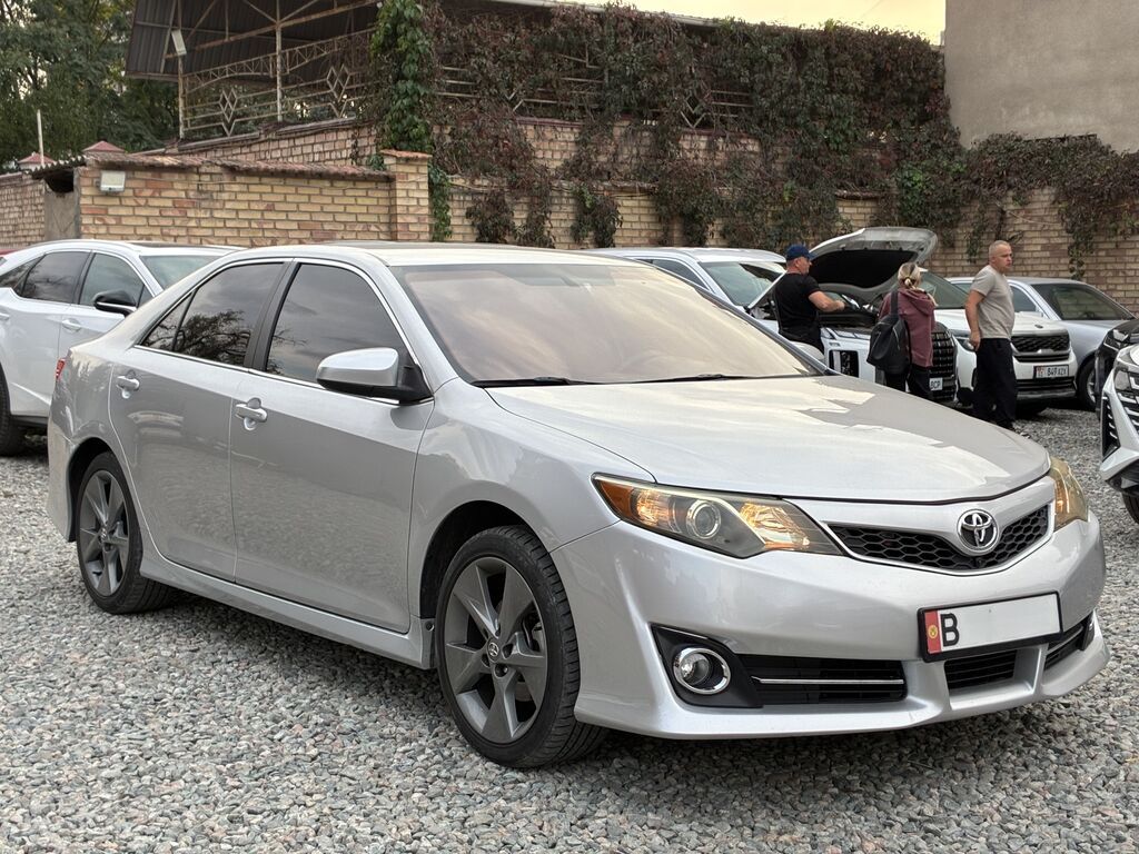 Toyota Camry: 2011 г., 3.5 л, Автомат, Бензин, Седан: фото 2