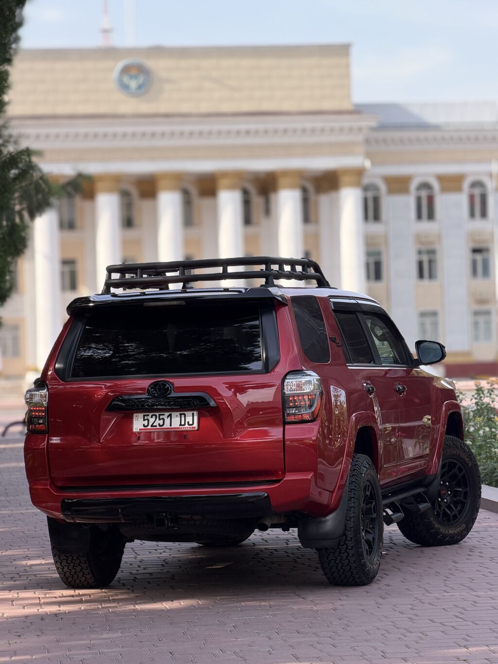 Toyota 4Runner: 2021 г., 4 л, Автомат, Бензин, Внедорожник: фото 8