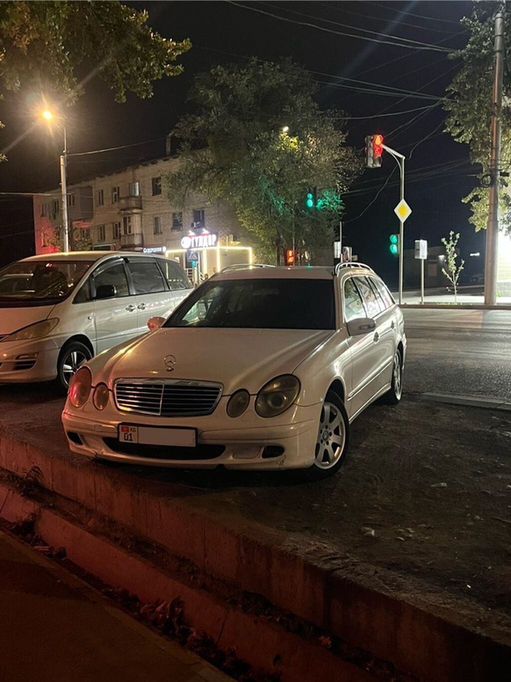 Mercedes-Benz E-Class: 2003 г., 2.2 л, Автомат, Дизель, Универсал: фото 1
