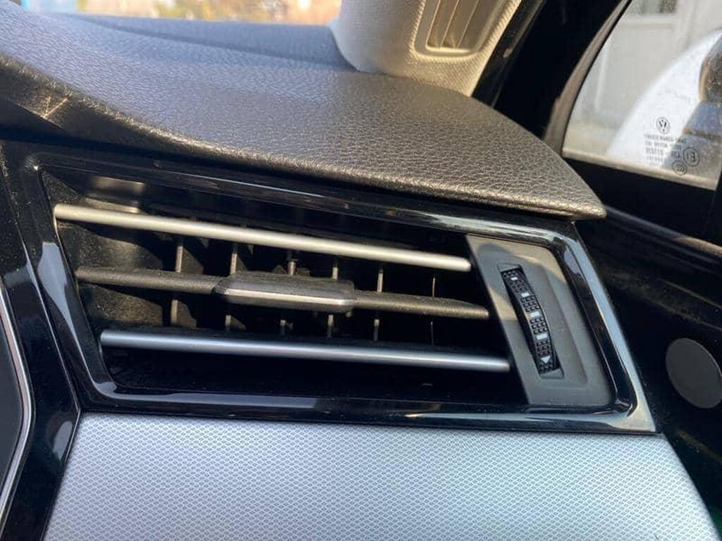 RS - Other Car Accessories: RESETKA VENTILACIJE ZA VOLKSWAGEN PASSAT B8 | Resetka ventilacije za