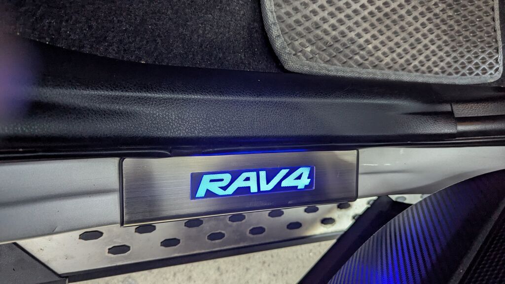 Toyota RAV4: 2013 г., 2 л, Вариатор, Бензин, Кроссовер: фото 4