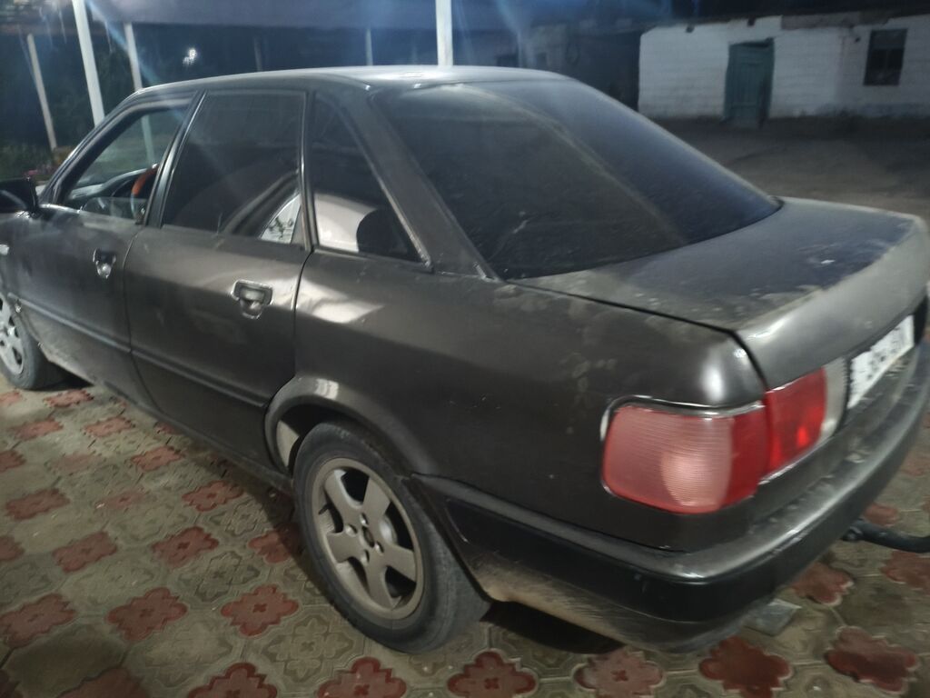 Audi 80: 1992 г., 2 л, Механика, Бензин, Седан: фото 5