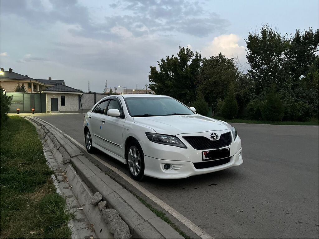 Toyota Camry: 2010 г., 2.4 л, Автомат, Бензин, Седан: фото 2