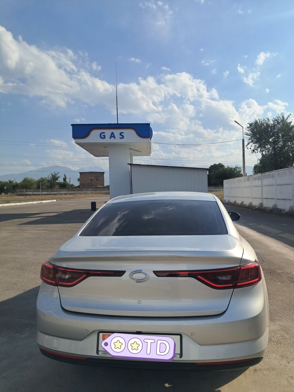 Renault SM6: 2019 г., 2 л, Автомат, Газ, Седан: фото 2