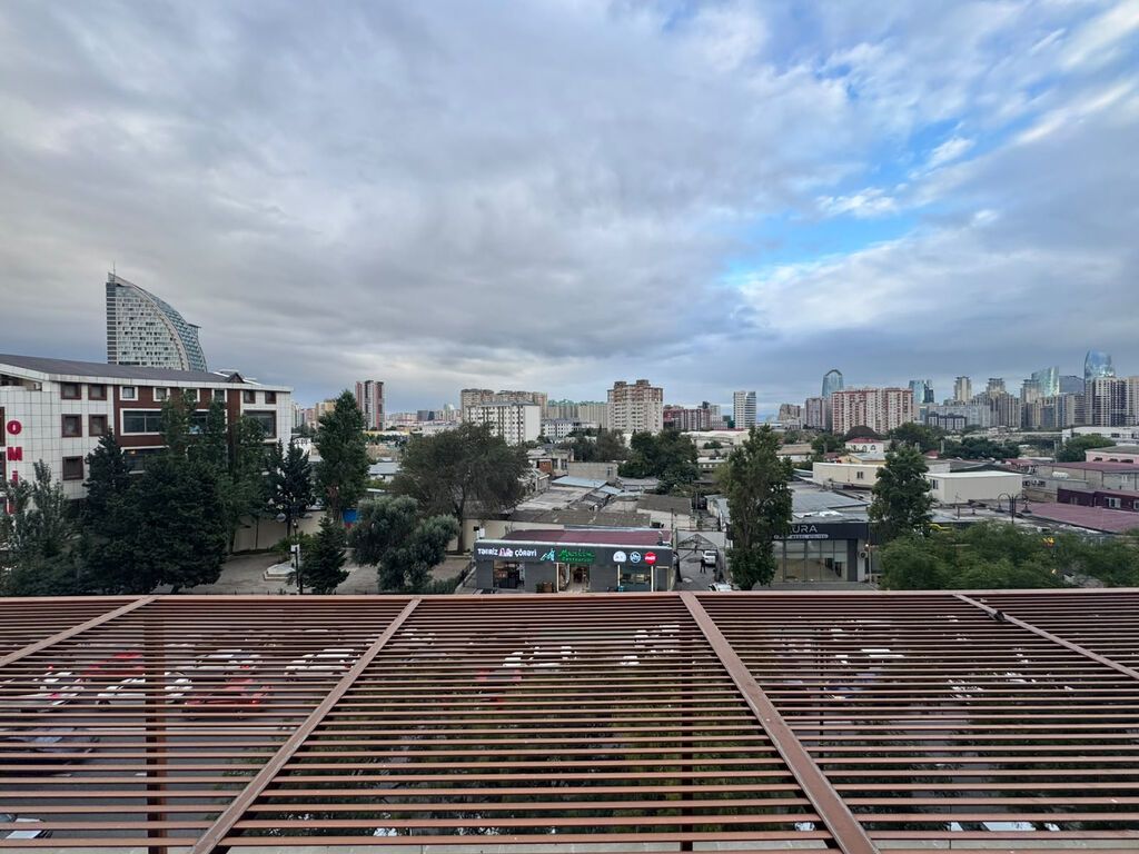 4 otaqlı, Yeni tikili, 180 kv. m