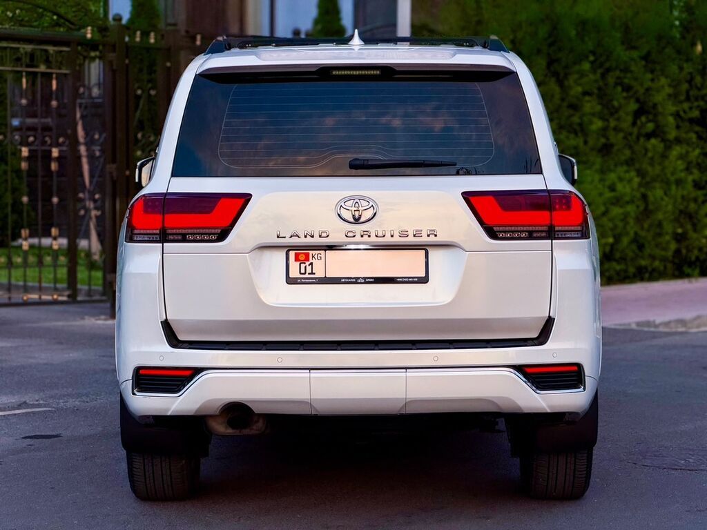 Toyota Land Cruiser: 2023 г., 3.5 л, Автомат, Бензин, Внедорожник: фото 5