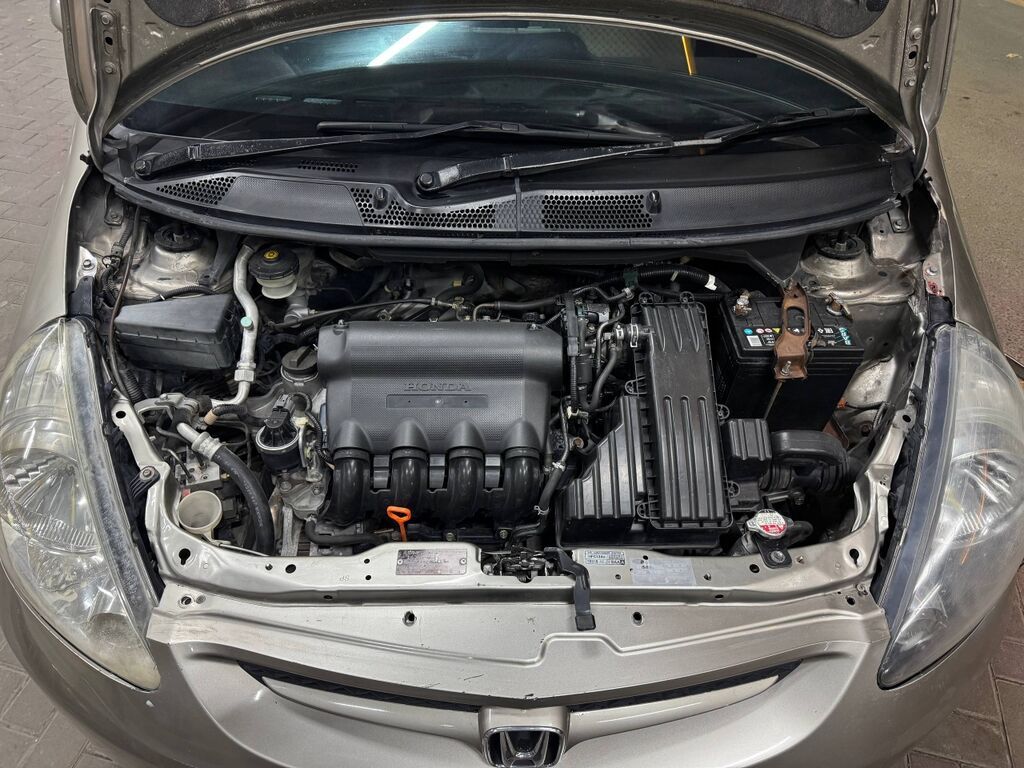 Honda Fit: 2004 г., 1.3 л, Автомат, Бензин, Хэтчбэк: фото 8