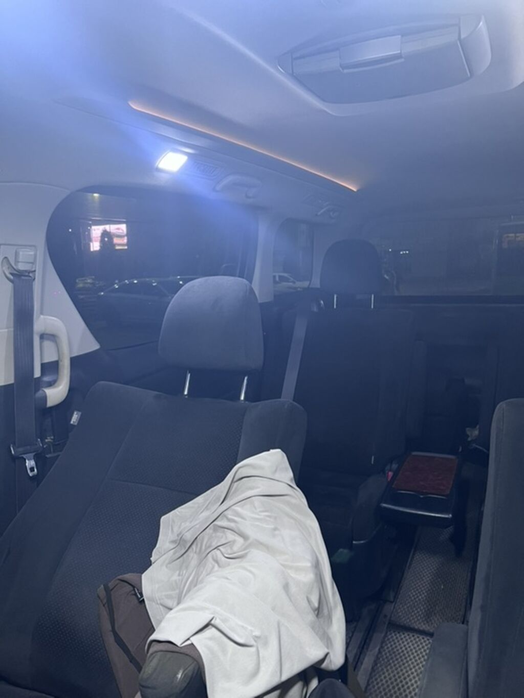 Toyota Vellfire: 2010 г., Газ, Минивэн: фото 4