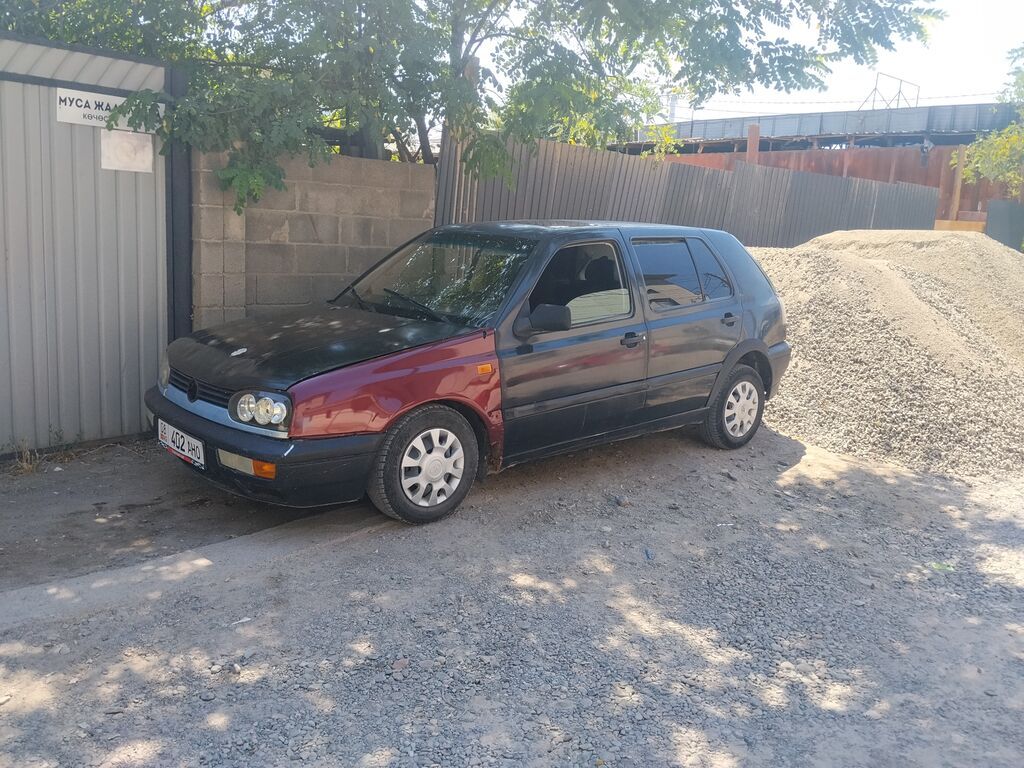 Volkswagen Golf: 1993 г., 1.6 л, Механика, Бензин, Хэтчбэк: фото 5