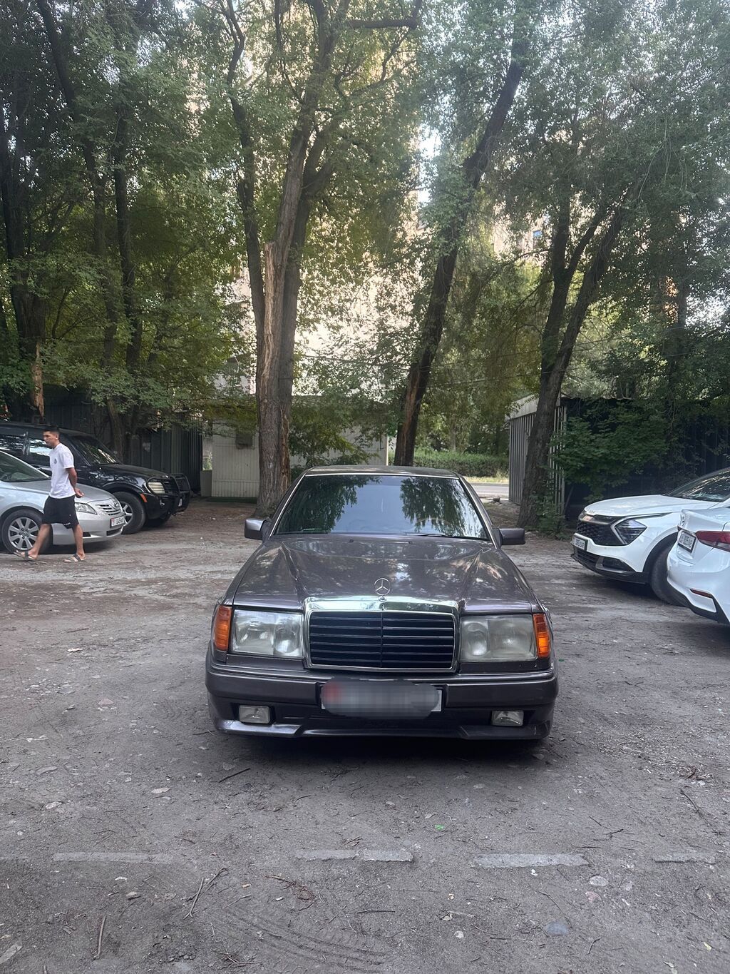 Mercedes-Benz W124: 1990 г., 2 л, Механика, Бензин, Седан — фото 2