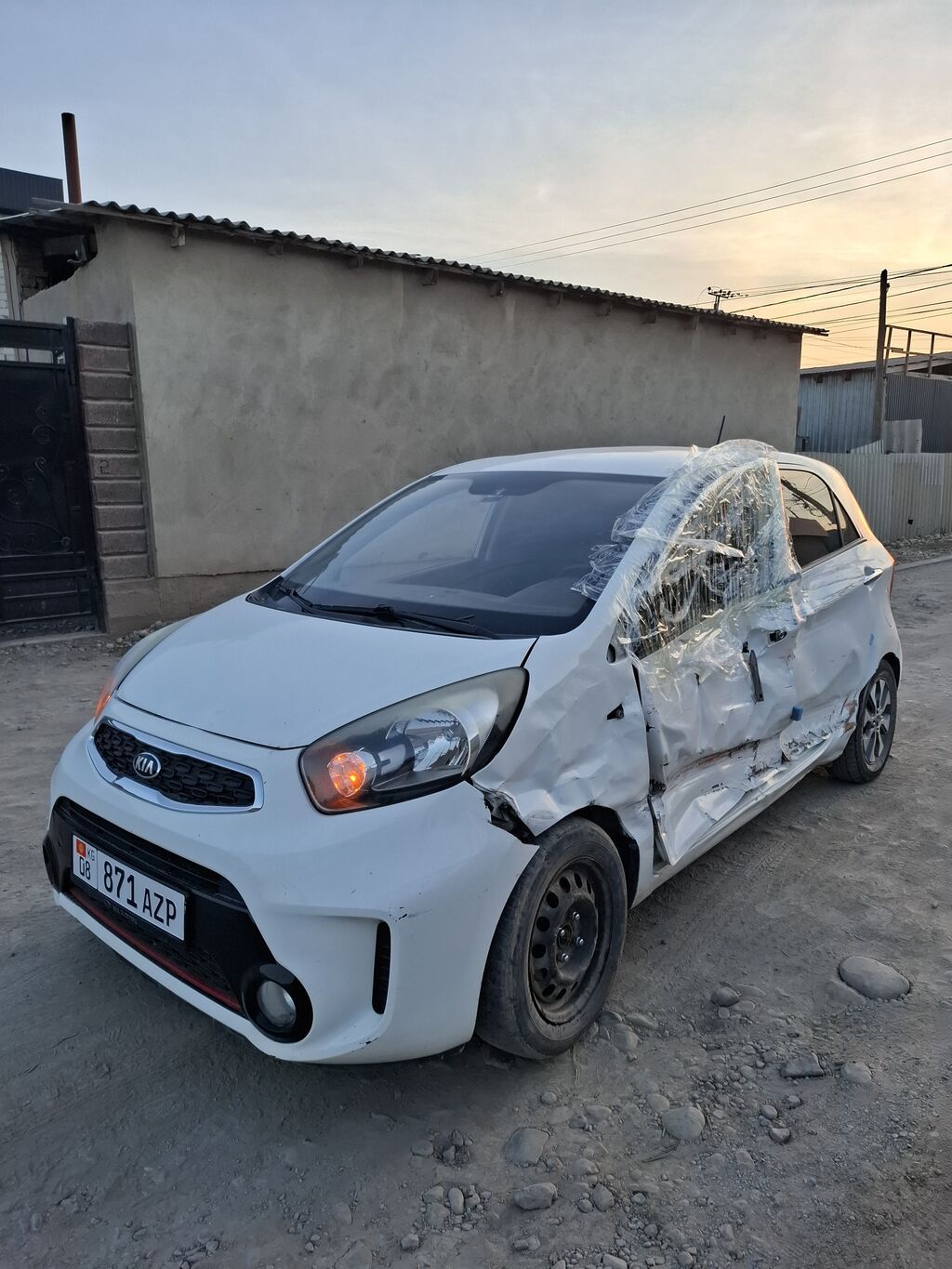 Kia Picanto: 2016 г., 1 л, Автомат, Бензин, Хэтчбэк: фото 3