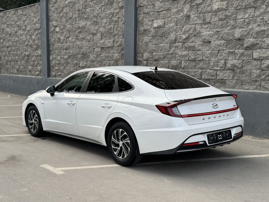 Hyundai Sonata: 2019 г., 2 л, Гибрид, Лифтбек: фото 4