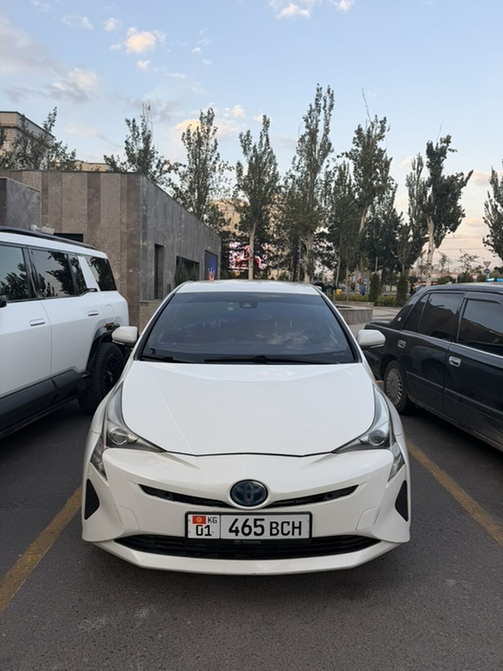 Toyota Prius: 2017 г., 1.8 л, Вариатор, Гибрид, Лифтбек: фото 2