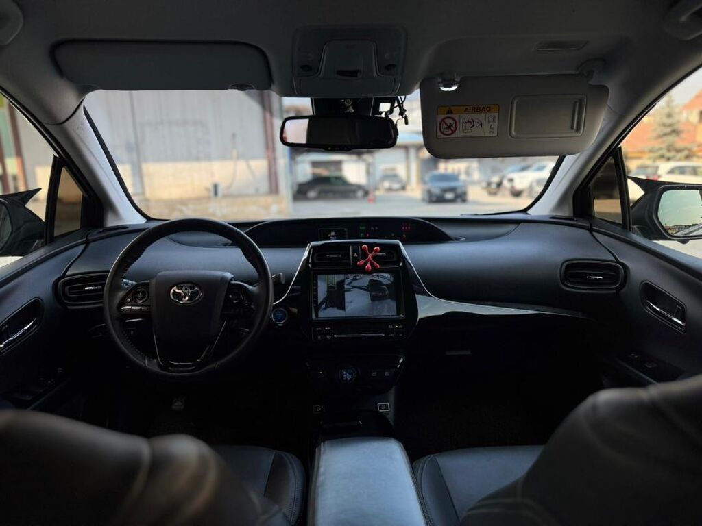 Toyota Prius: 2020 г., 1.8 л, Автомат, Гибрид, Лифтбек: фото 6