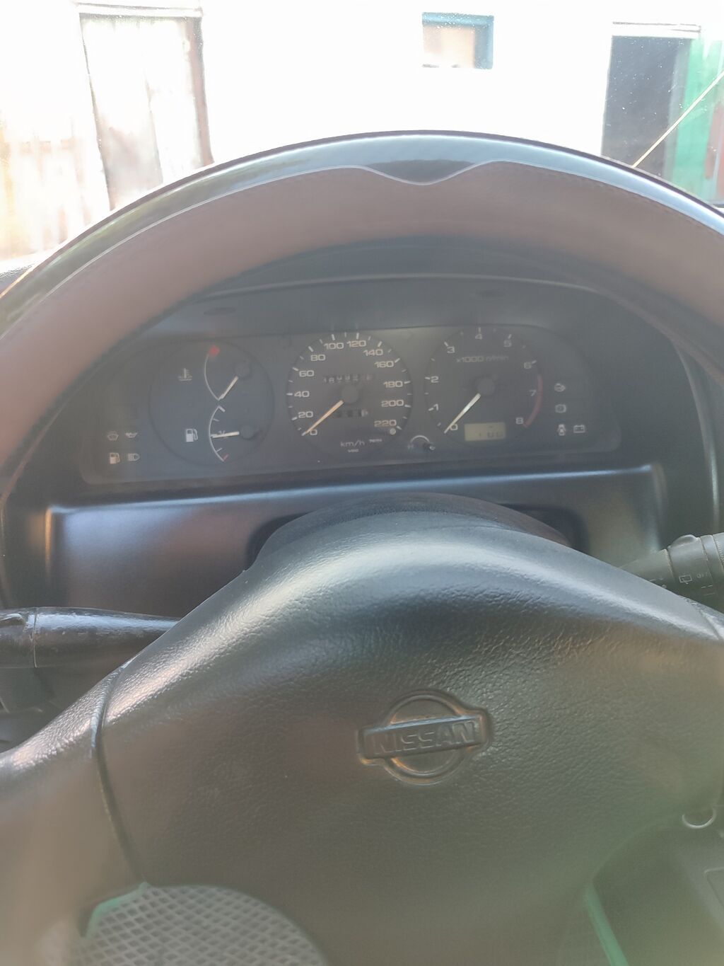 Nissan Primera: 1996 г., 2 л, Автомат, Бензин, Хэтчбэк: фото 8