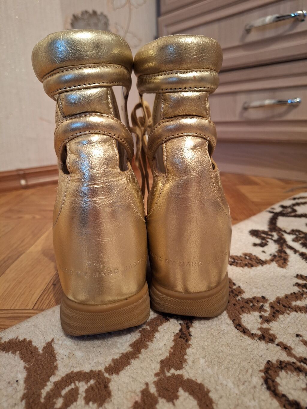 Продаю б/у Кроссовки MARC JACOBS состояние отличное размер 38 цена800: фото 2