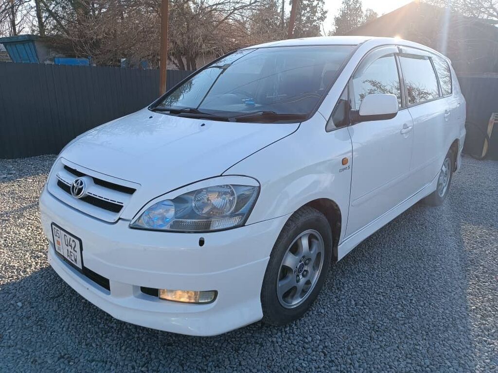 Toyota Ipsum: 2003 г., 2.4 л, Автомат, Газ, Минивэн: фото 4
