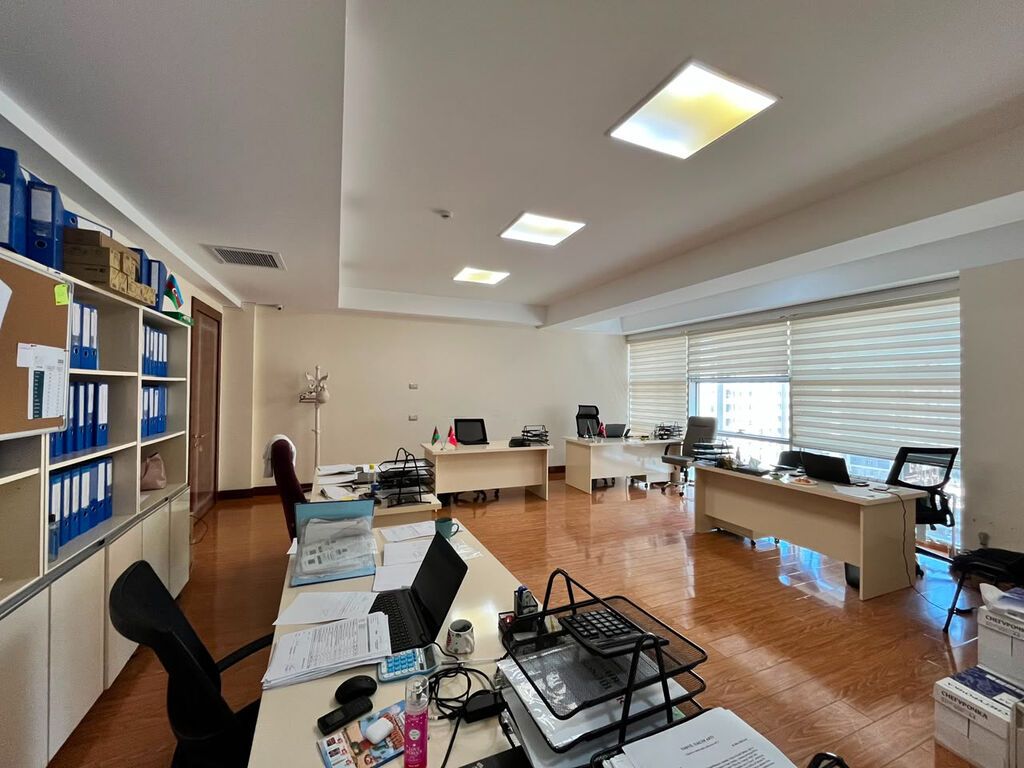 Xətai metrosuna yaxın 250 m² tam təmirli ofis icarəyə verilir Xətai
