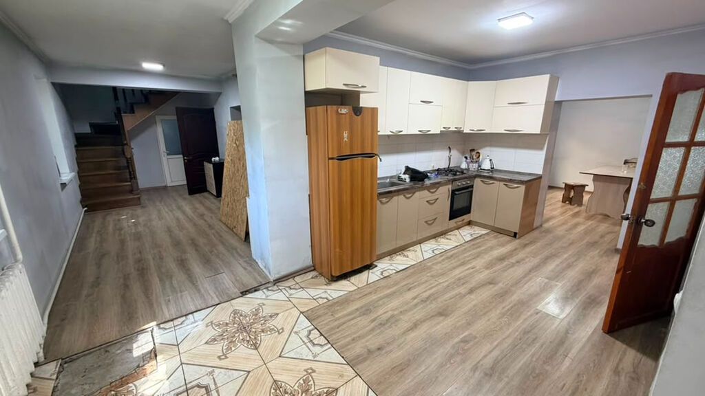 180 м², 4 комнаты, Гоин, Семейным: фото 1