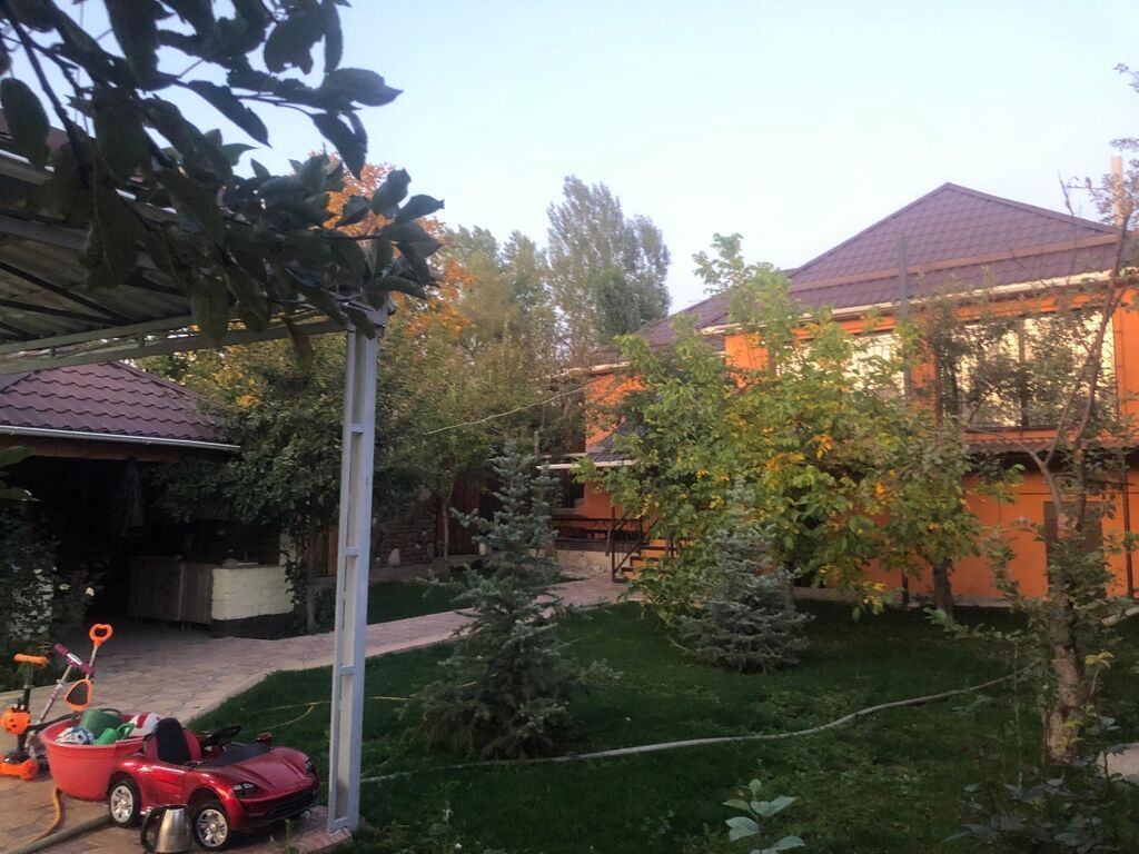 4 комнаты, 97 м², 4 соток, Бишкек, Собственник: фото 2