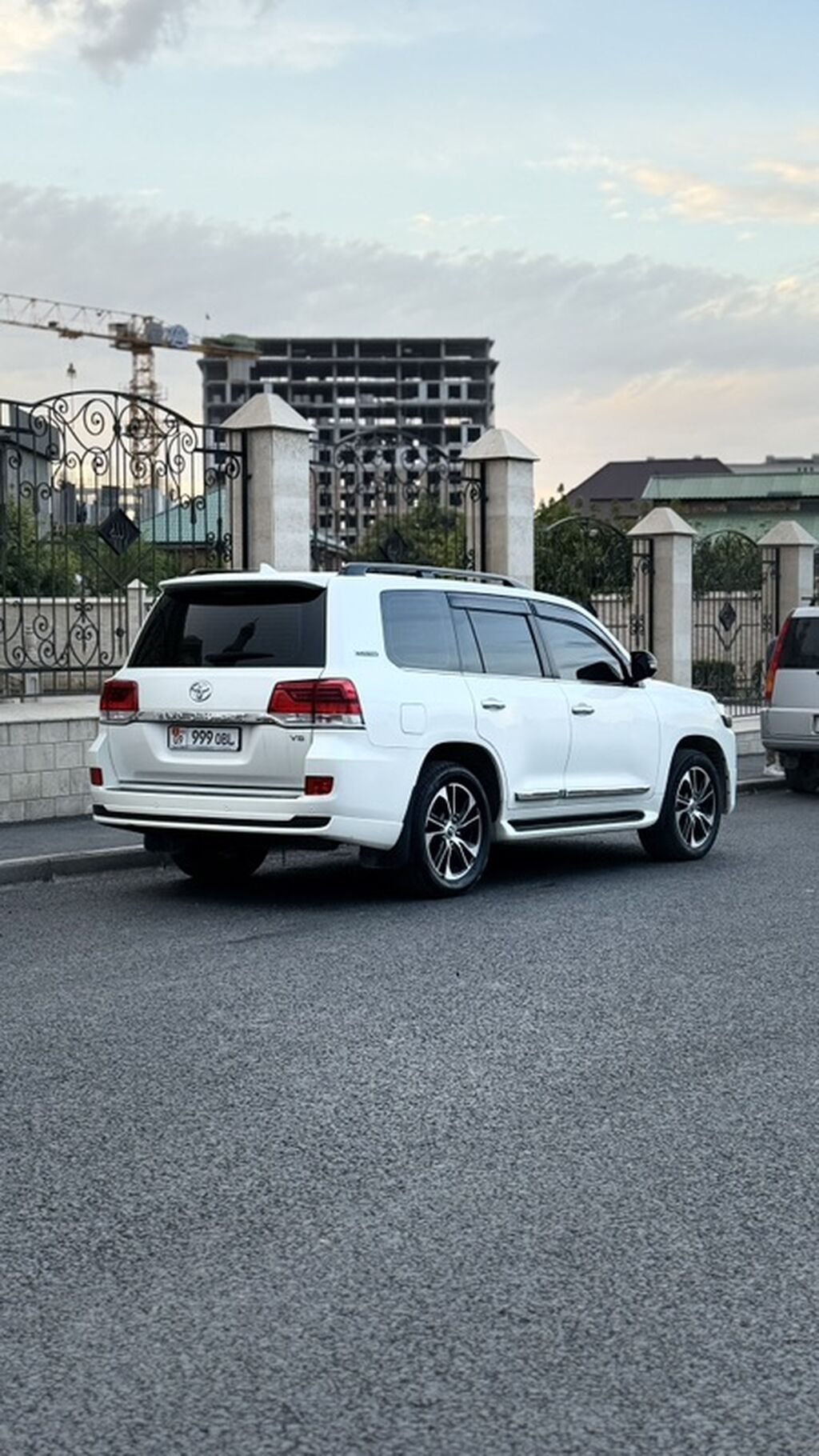 Toyota Land Cruiser: 2020 г., 4.6 л, Автомат, Бензин, Внедорожник: фото 5
