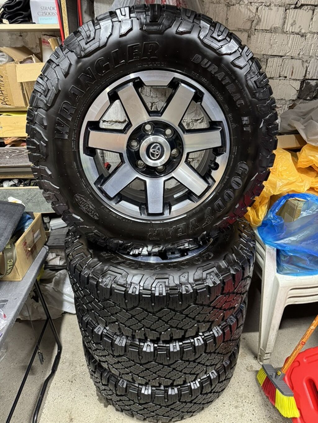 Колеса в сборе 265 / 70 / R 17, Всесезонная, Б/у, Комплект, Внедорожные (АТ/МТ), Литые, отверстий - 6: фото 2