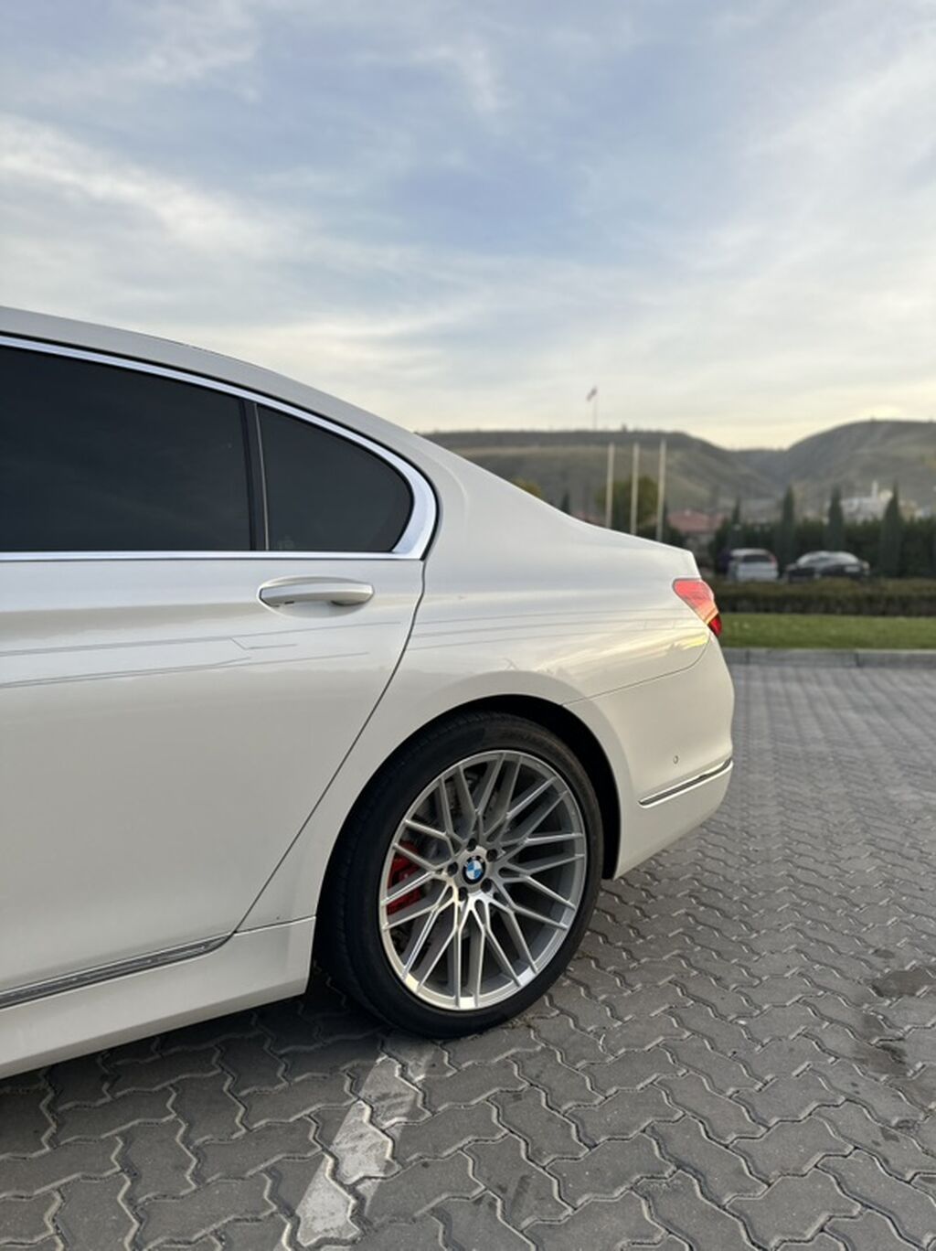 BMW 7 series: 2017 г., 4.4 л, Автомат, Бензин, Седан — фото 5
