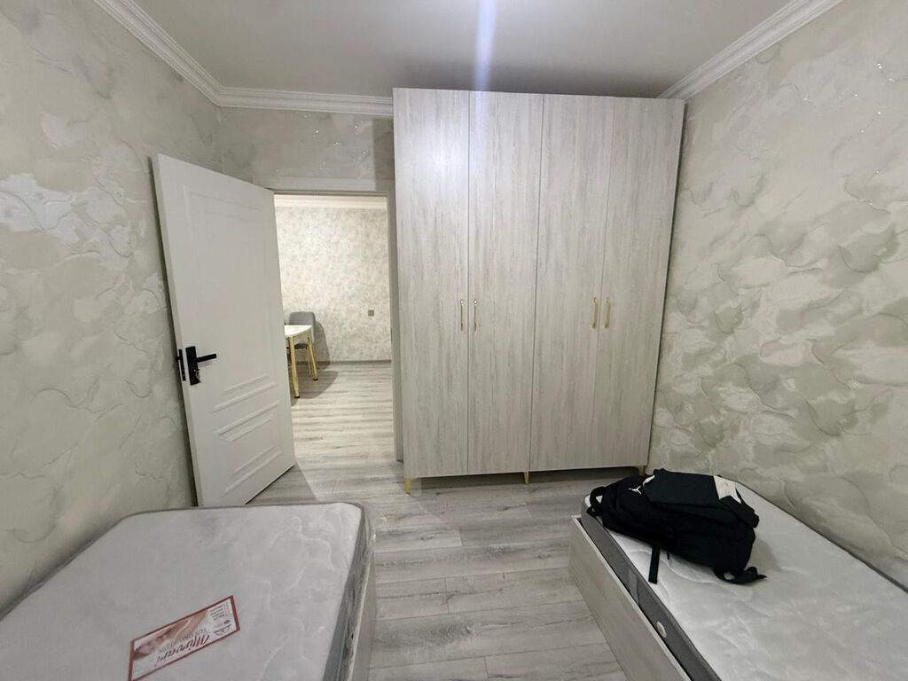 Bileceri qes 297 nomreli mektebin yax 5 mertebeli binanin 1 ci