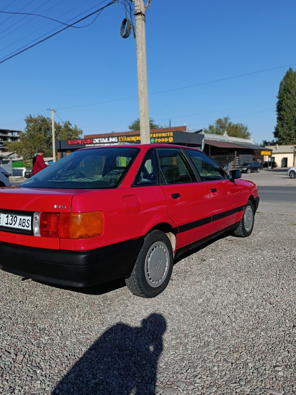 Audi 80: 1989 г., 1.8 л, Механика, Бензин, Седан: фото 3